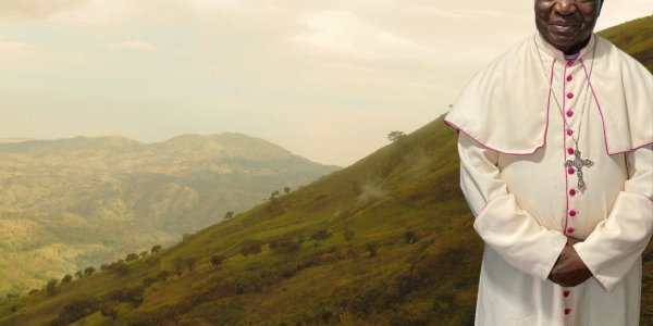 Image:Entretien avec Monseigneur Ngabu - « Vous voulez parler de la paix ? Quelle paix ? Je voudrais vous parler d'abord des causes qui empêchent la paix dans la région »