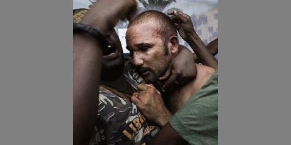 Image:Deux catégories de français au pays des droits de l'homme