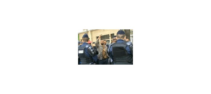 Image:Les interahamwe sont dans Paris...